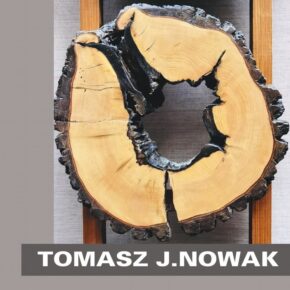 Galeria przedstawia zdjęcia rzeźb autirstwa prof. Tomasza Nowaka