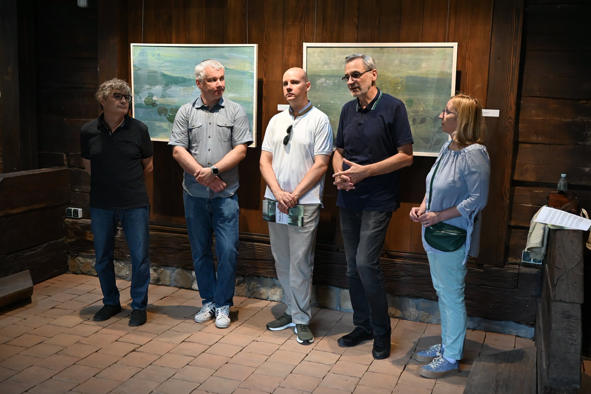 Organizatorzy i autor wystawy wraz z małżonką